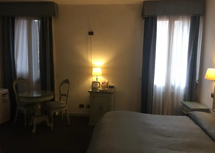 ゲストハウス Ca Del Pozzo 3*